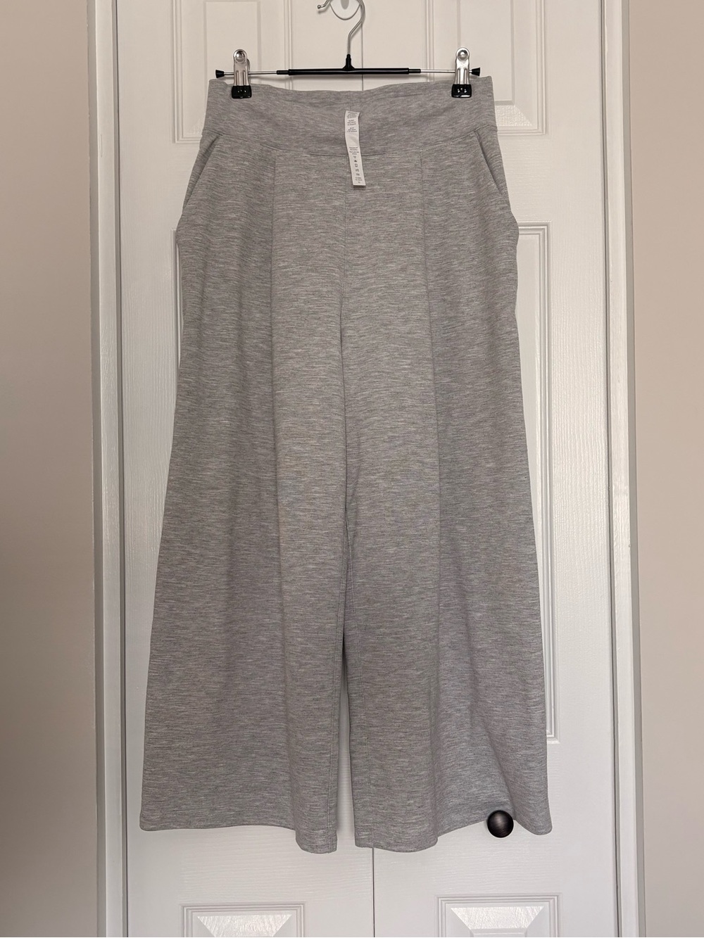 Lululemon “Can You Feel The Pleat” Cropped Wide Leg Sz 6 21' PowerPants